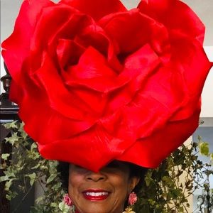 Red rose hat
